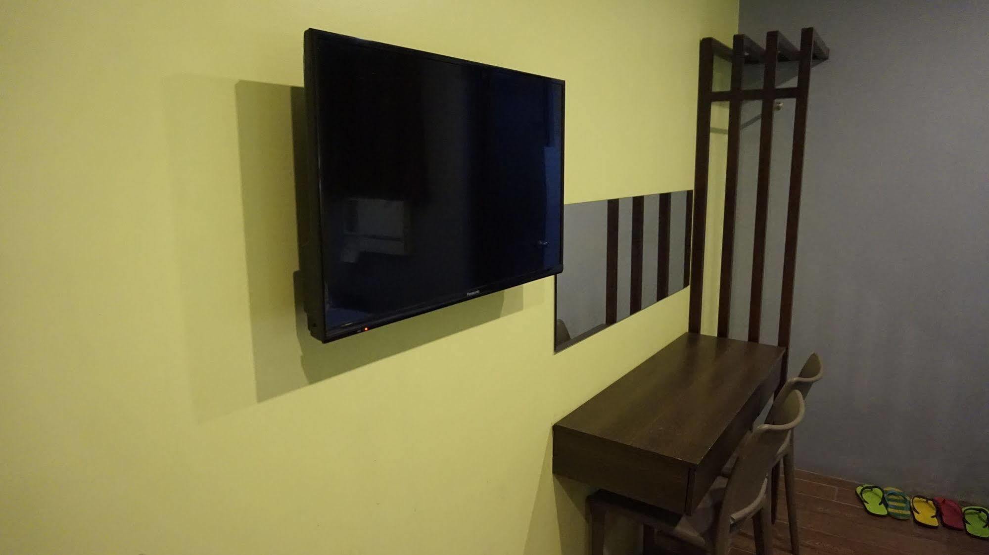 Oyo 637 Fox Hotel Quezon City Exterior foto